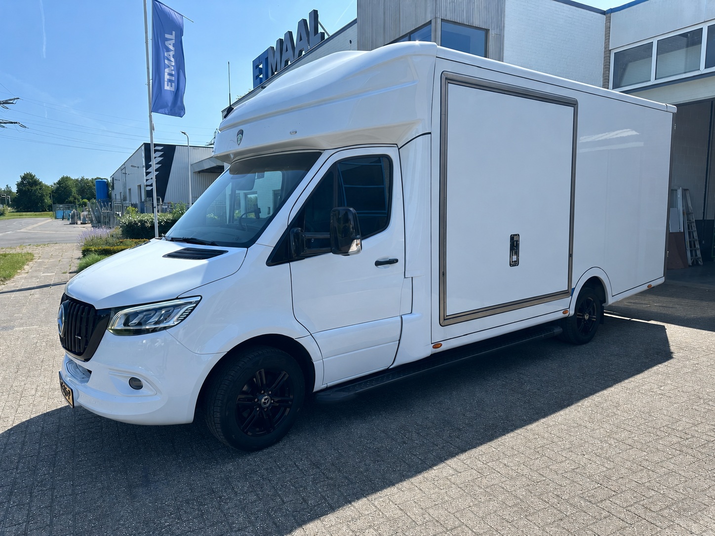 IN OPDRACHT (Polyvolume)